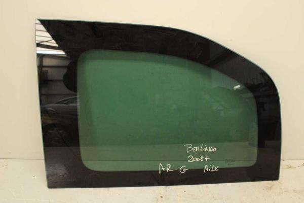 VITRE ARRIERE GAUCHE CITROEN BERLINGO / PEUGEOT PARTNER 2008-2018 - Vue 1